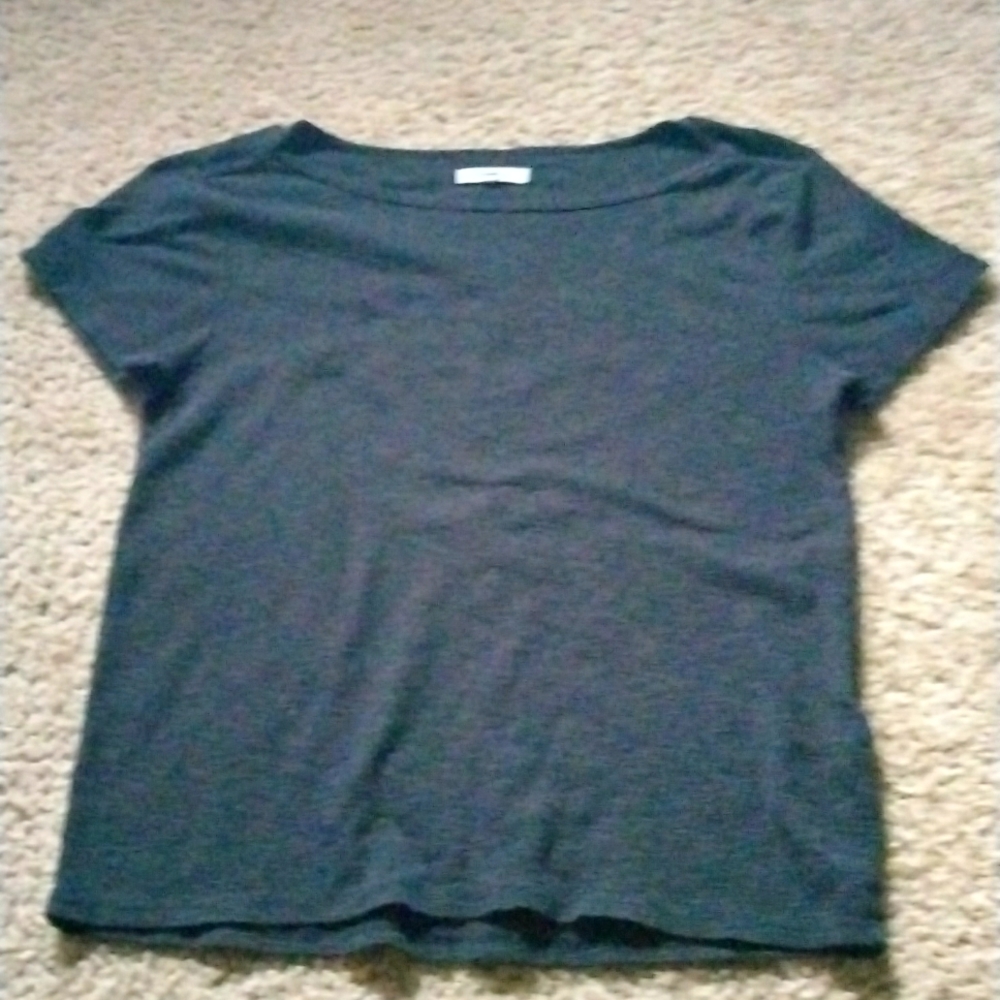 Black tee